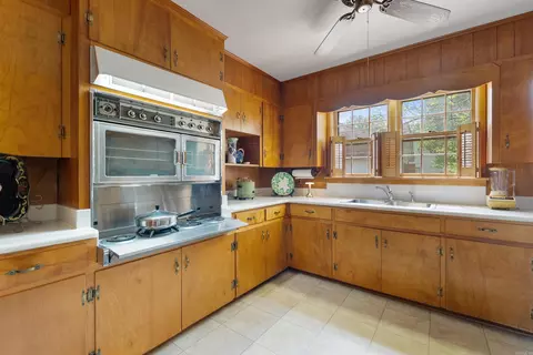 Kitchen - 105 N Holly St, Beebe, AR 72012 photo 2 of 4