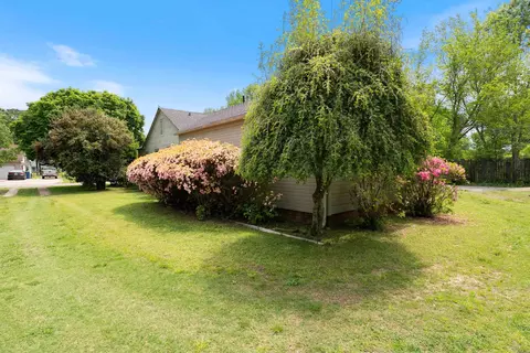 Exterior - 105 N Holly St, Beebe, AR 72012 photo 4 of 5