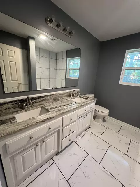 Bath - 2212 W 36th Ave, Pine Bluff, AR 71603 photo 1 of 4
