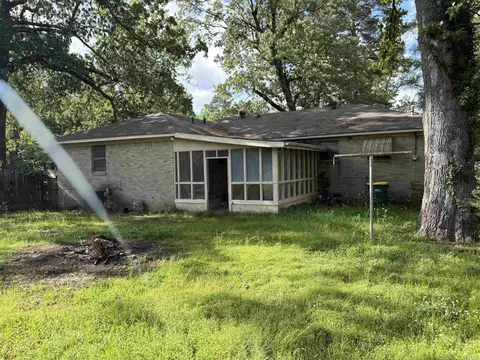 Exterior - 1504 W 34th Ave, Pine Bluff, AR 71603 photo 5 of 12