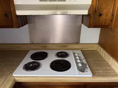 Kitchen - 1504 W 34th Ave, Pine Bluff, AR 71603 photo 3 of 5