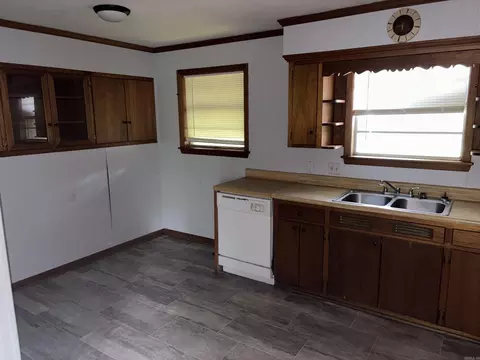 Kitchen - 1504 W 34th Ave, Pine Bluff, AR 71603 photo 1 of 5