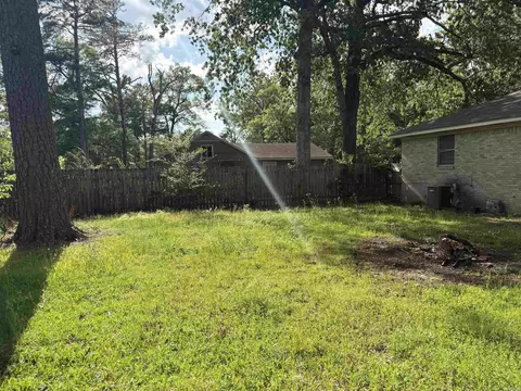 Exterior - 1504 W 34th Ave, Pine Bluff, AR 71603 photo 8 of 12