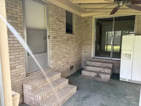 Exterior - 1504 W 34th Ave, Pine Bluff, AR 71603 photo 10 of 12