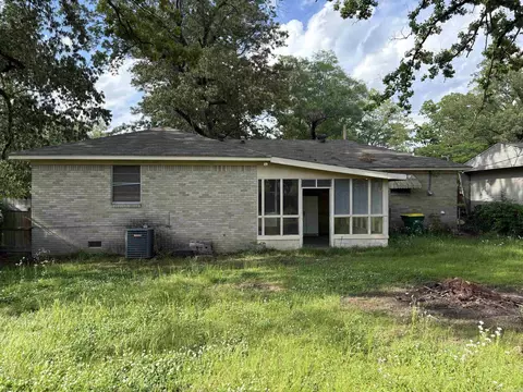 Exterior - 1504 W 34th Ave, Pine Bluff, AR 71603 photo 6 of 12