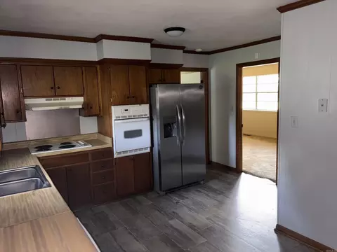 Kitchen - 1504 W 34th Ave, Pine Bluff, AR 71603 photo 2 of 5