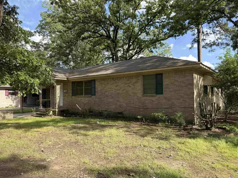 Exterior - 1504 W 34th Ave, Pine Bluff, AR 71603 photo 3 of 12