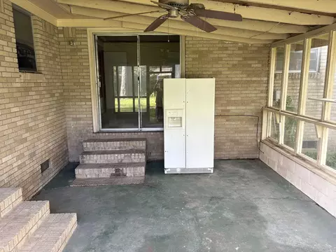 Exterior - 1504 W 34th Ave, Pine Bluff, AR 71603 photo 9 of 12