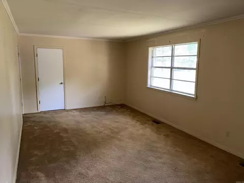 Living - 1504 W 34th Ave, Pine Bluff, AR 71603 photo 2 of 3