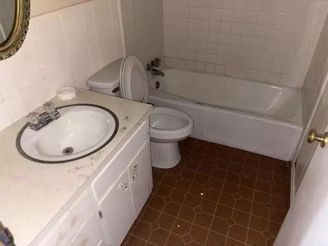 Bath - 1504 W 34th Ave, Pine Bluff, AR 71603 photo 6 of 8