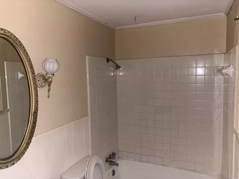 Bath - 1504 W 34th Ave, Pine Bluff, AR 71603 photo 7 of 8