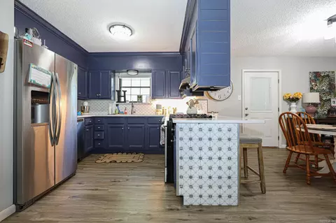 Kitchen - 5883 Edgewood Dr, Benton, AR 72015 photo 1 of 3