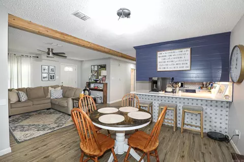 Dining - 5883 Edgewood Dr, Benton, AR 72015 photo 3 of 3