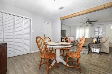Dining - 5883 Edgewood Dr, Benton, AR 72015 photo 2 of 3