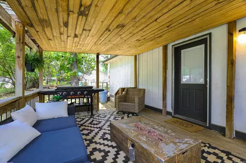 Exterior - 5883 Edgewood Dr, Benton, AR 72015 photo 7 of 21