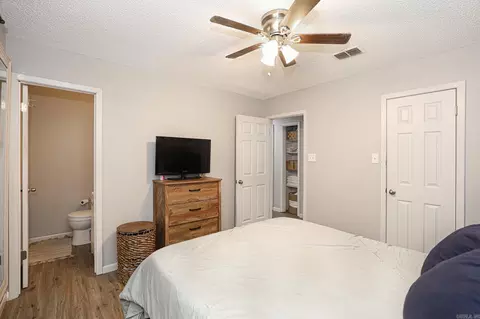 Bedroom - 5883 Edgewood Dr, Benton, AR 72015 photo 7 of 7