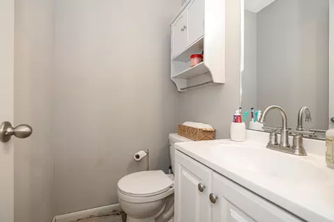 Bath - 5883 Edgewood Dr, Benton, AR 72015 photo 3 of 3