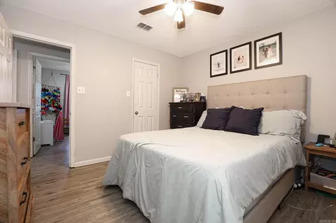 Bedroom - 5883 Edgewood Dr, Benton, AR 72015 photo 5 of 7