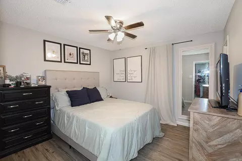 Bedroom - 5883 Edgewood Dr, Benton, AR 72015 photo 4 of 7