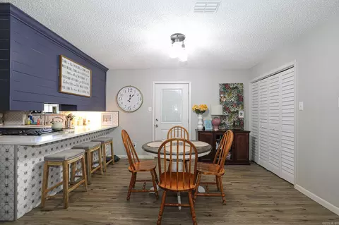 Dining - 5883 Edgewood Dr, Benton, AR 72015 photo 1 of 3