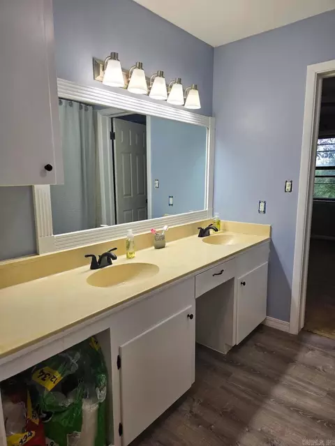 Bath - 775 Polk Road 93, Mena, AR 71953 photo 3 of 7