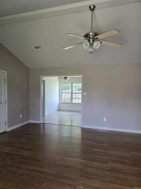 Living - 104 Mahoney Dr, Beebe, AR 72012 photo 2 of 2