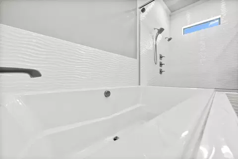 Bath - 6025 Lodestone, Alexander, AR 72002 photo 5 of 8