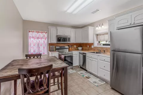 Kitchen - 17015 Old Highway 5, Cabot, AR 72023 photo 6 of 6