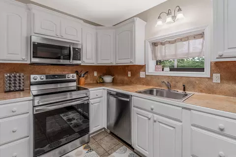 Kitchen - 17015 Old Highway 5, Cabot, AR 72023 photo 5 of 6