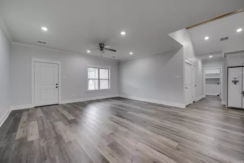 Living - 214 Heather Loop, Beebe, AR 72012 photo 2 of 5