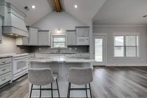 Kitchen - 214 Heather Loop, Beebe, AR 72012 photo 7 of 7
