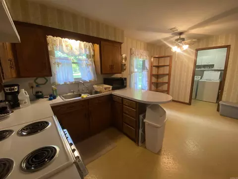 113 E Simpson St, Mount Ida, AR 71957 photo 11