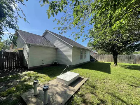 325 Sharon Dr, Trumann, AR 72472 photo 5