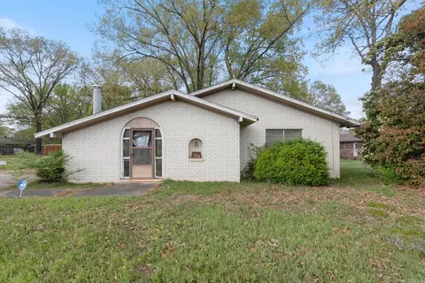 Exterior - 1802 Dave Ward Dr, Conway, AR 72034 photo 1 of 3