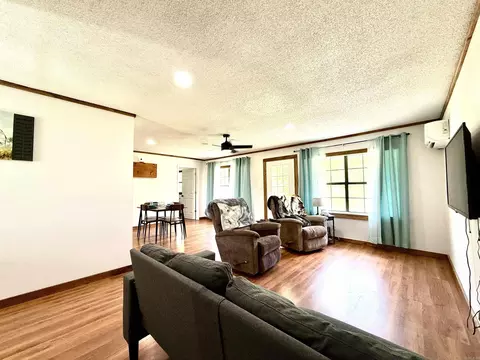 Living - 772 Walker Cutoff, Malvern, AR 72104 photo 2 of 3