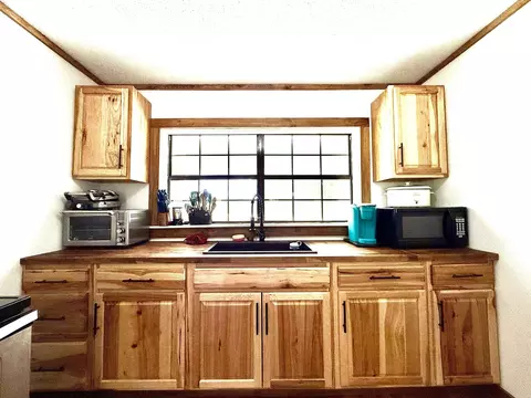 Kitchen - 772 Walker Cutoff, Malvern, AR 72104 photo 1 of 2