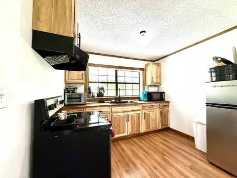 Kitchen - 772 Walker Cutoff, Malvern, AR 72104 photo 2 of 2