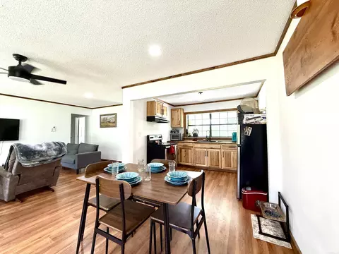Dining - 772 Walker Cutoff, Malvern, AR 72104 photo 1 of 2