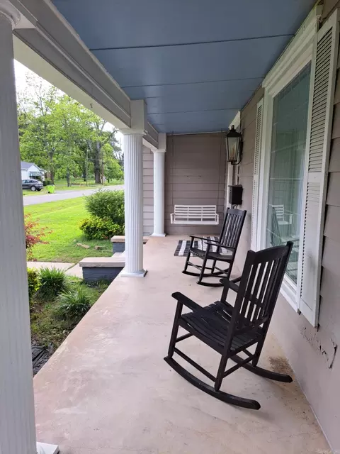 320 E 4th St, Lonoke, AR 72086 photo 7