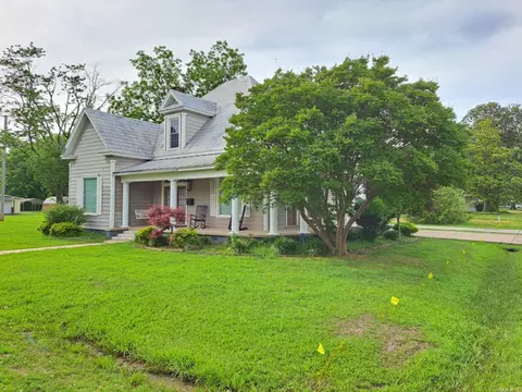 320 E 4th St, Lonoke, AR 72086 photo 3