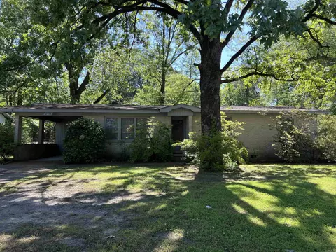 2917 Edgewood Dr, Pine Bluff, AR 71603 photo 2