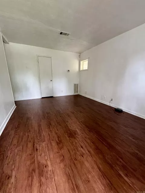 Living - 1306 Boston Dr, Pine Bluff, AR 71601 photo 1 of 1