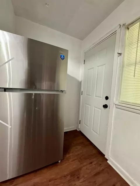 Kitchen - 1306 Boston Dr, Pine Bluff, AR 71601 photo 3 of 3