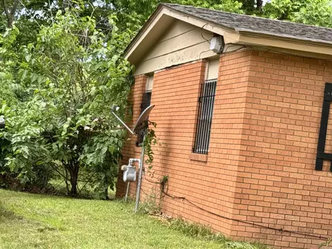 Exterior - 1306 Boston Dr, Pine Bluff, AR 71601 photo 1 of 4