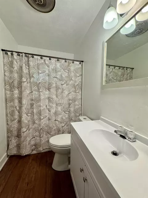 Bath - 1306 Boston Dr, Pine Bluff, AR 71601 photo 1 of 1