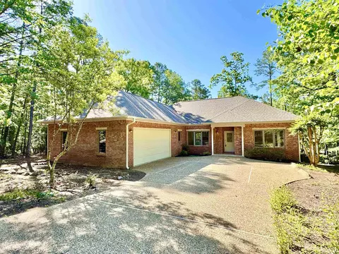 5 Caceres Cir, Hot Springs Village, AR 71909