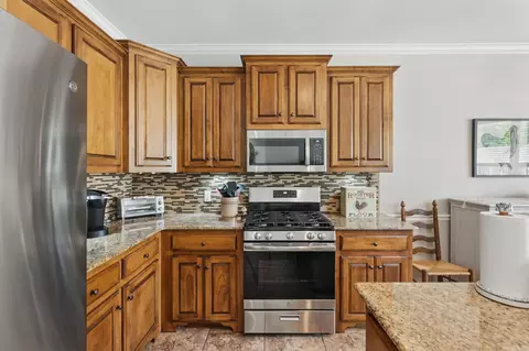 Kitchen - 137 Prospect Park Place Dr, Bryant, AR 72022 photo 3 of 4
