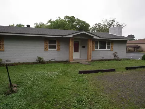 209 W Sugarloaf St, Heber Springs, AR 72543