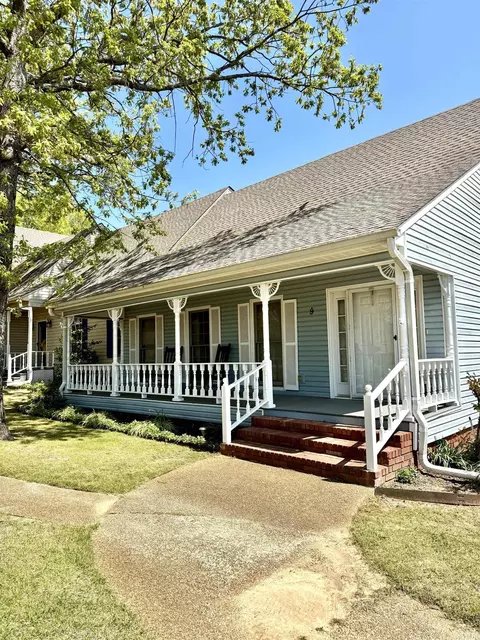 9 River Oaks Trce, Searcy, AR 72143