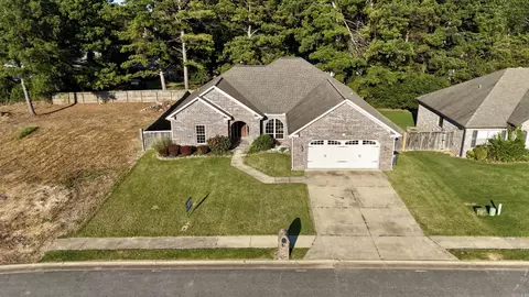 28 Southpointe Dr, Searcy, AR 72143